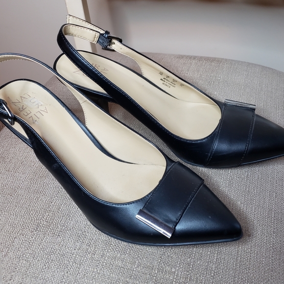 Classic black slingbacks - Picture 3 of 6